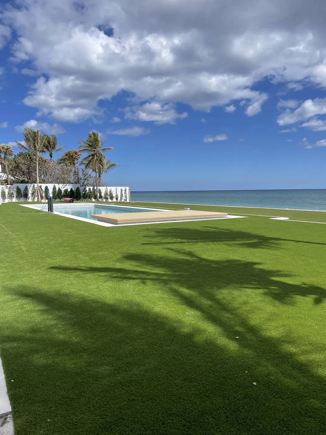 Residential synthetic lawn installation